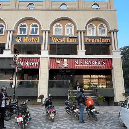 Hotel West Inn Premium Kharar Zewnętrze zdjęcie