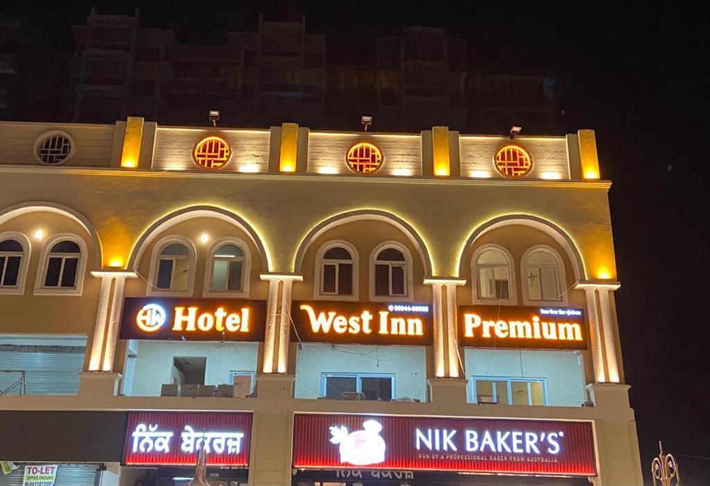Hotel West Inn Premium Kharar Zewnętrze zdjęcie