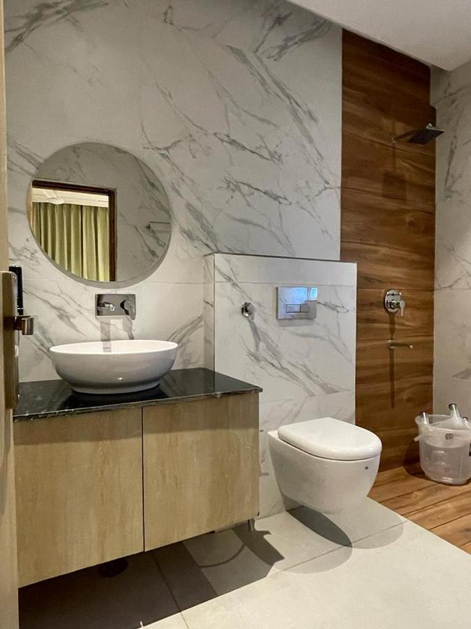 Hotel West Inn Premium Kharar Zewnętrze zdjęcie