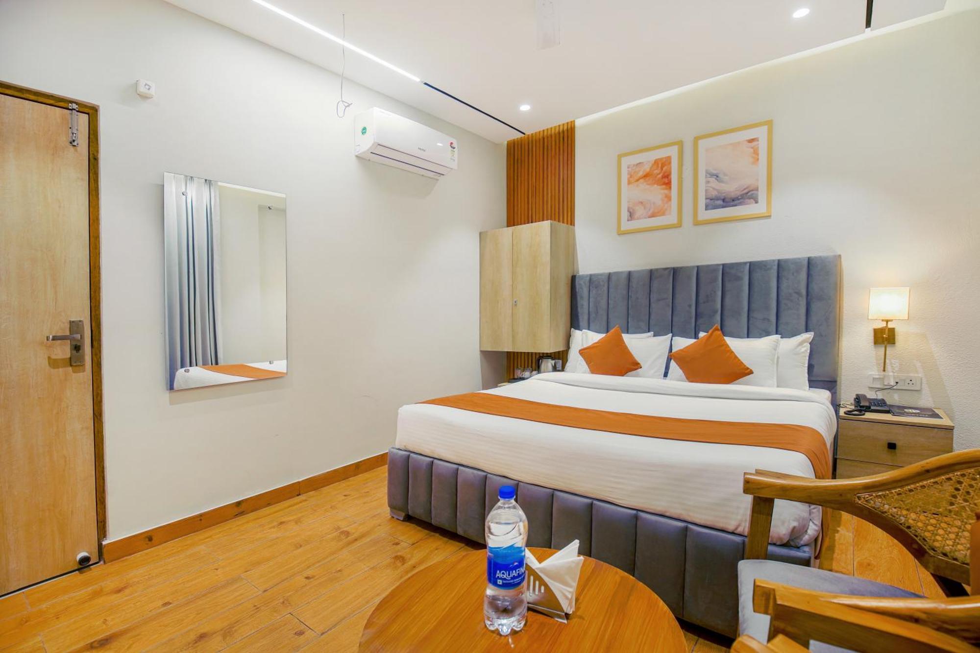 Hotel West Inn Premium Kharar Zewnętrze zdjęcie