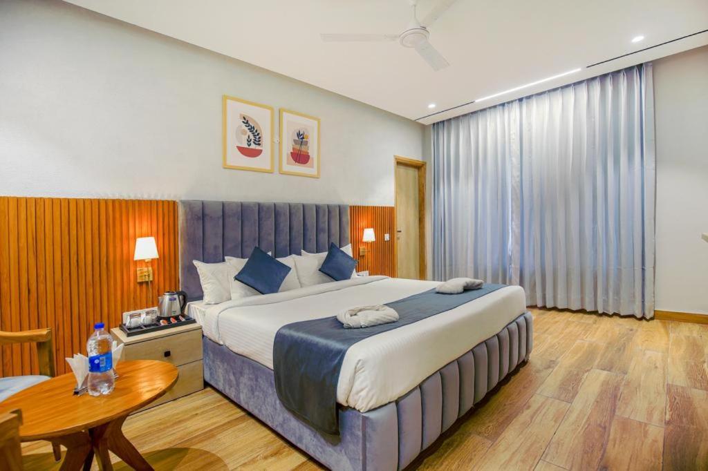 Hotel West Inn Premium Kharar Zewnętrze zdjęcie